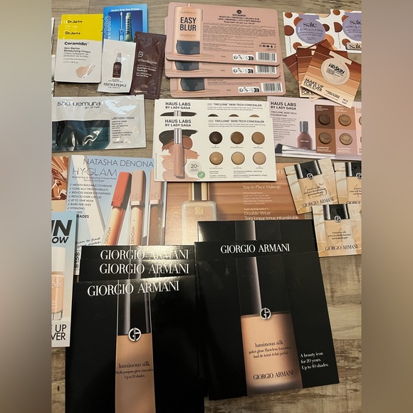 Makeup sample bundle - Picture 3 of 4